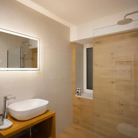 Apartman L Square, Luxurious Landmark